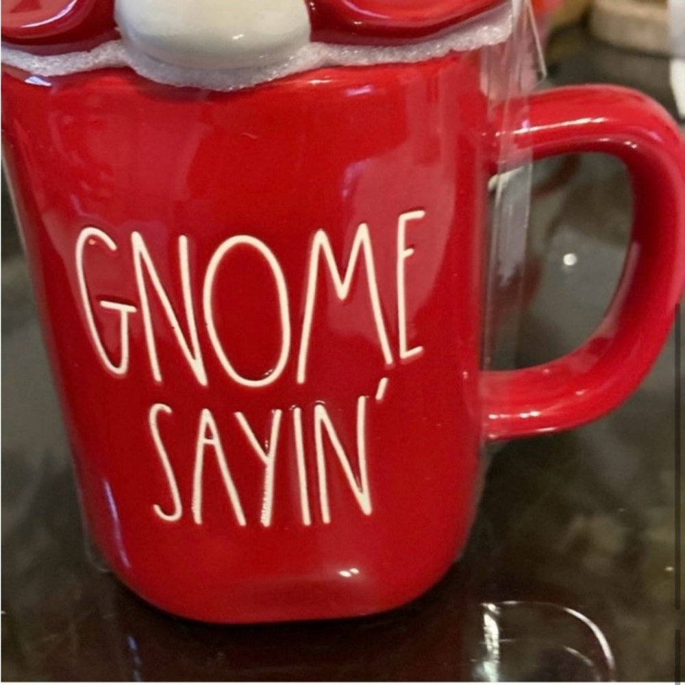 ❤️ NWT Gnome mug and topper